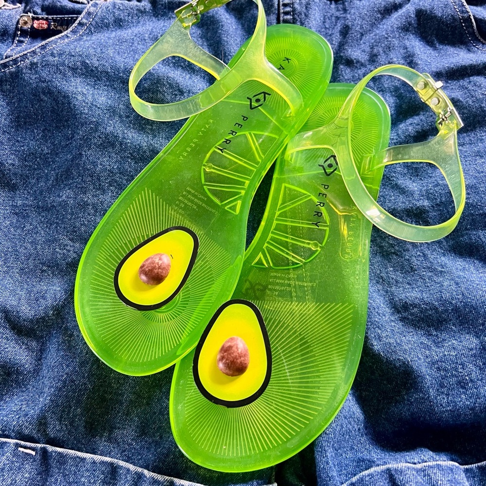 Katy Perry Geli Flat Sandal in the "Avocado" - Picture 2 of 6